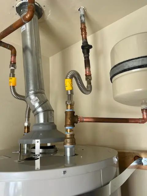 Water heater installation and plumbing repair in High Hill Farms